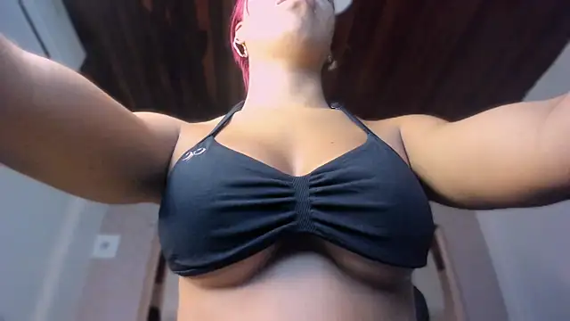Snapshot of Emmily_Savage chatting on May 26, 2026, 11:50 am Emmily Savage online show from May 26, 2026, 11:50 am