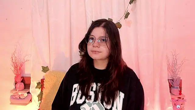 Snapshot of Mey_moon chatting on March 1, 2025, 7:37 pm Mey moon online show from March 1, 2025, 7:37 pm