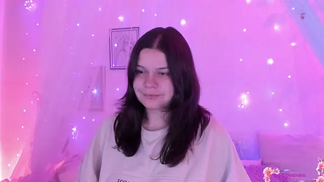 Snapshot of Mey_moon chatting on September 12, 2025, 2:33 am Mey moon online show from September 12, 2025, 2:33 am