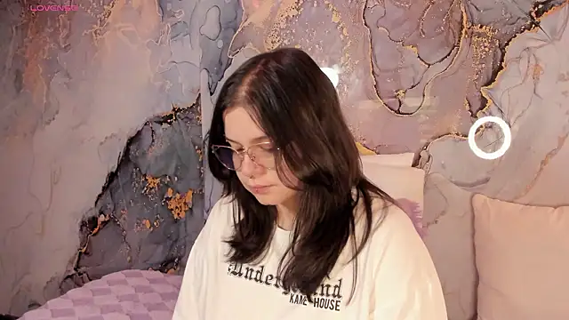 Mey moon online show from February 22, 2026, 4:24 am