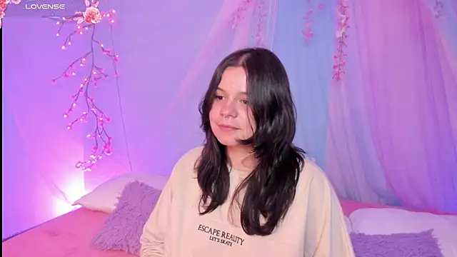 Snapshot of Mey_moon chatting on July 24, 2026, 1:58 am Mey moon online show from July 24, 2026, 1:58 am