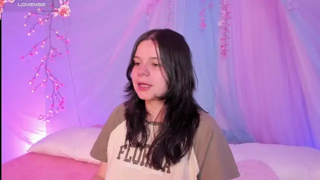 Snapshot of Mey_moon chatting on July 25, 2026, 3:04 am Mey moon online show from July 25, 2026, 3:04 am