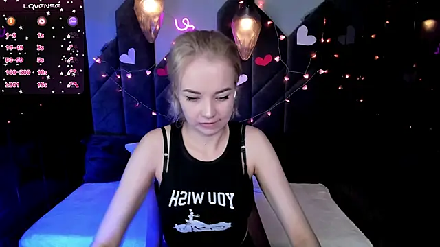 Snapshot of StephanieSweety chatting on February 13, 2025, 5:11 pm StephanieSweety online show from February 13, 2025, 5:11 pm