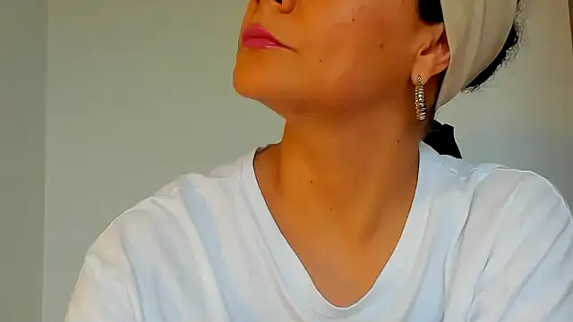 Sami Hotie1 online show from November 10, 2025, 9:47 pm