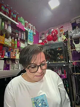 Snapshot of TamySweetness chatting on May 13, 2026, 5:10 pm TamySweetness online show from May 13, 2026, 5:10 pm