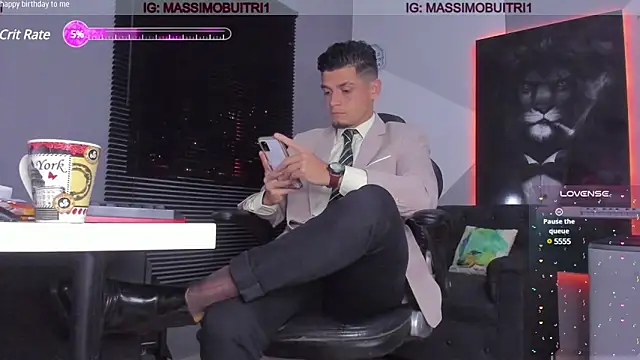 Snapshot of massimo_g chatting on December 10, 2024, 12:17 am massimo g online show from December 10, 2024, 12:17 am