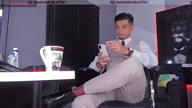 Snapshot of massimo_g chatting on January 9, 2025, 10:52 pm massimo g online show from January 9, 2025, 10:52 pm