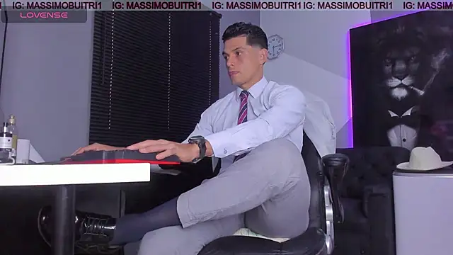 Snapshot of massimo_g chatting on October 17, 2025, 10:34 pm massimo g online show from October 17, 2025, 10:34 pm