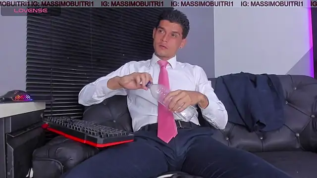 massimo g online show from April 13, 2026, 12:49 am