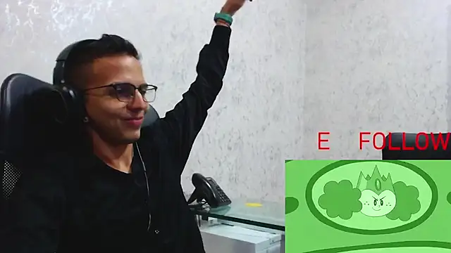 Snapshot of TylerLange chatting on January 8, 2025, 1:00 am TylerLange online show from January 8, 2025, 1:00 am