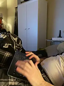 Snapshot of Helly069 chatting on December 27, 2024, 7:18 am Helly069 online show from December 27, 2024, 7:18 am