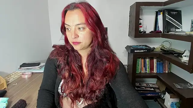 Snapshot of Redwidow__ chatting on February 24, 2026, 1:20 pm Redwidow online show from February 24, 2026, 1:20 pm