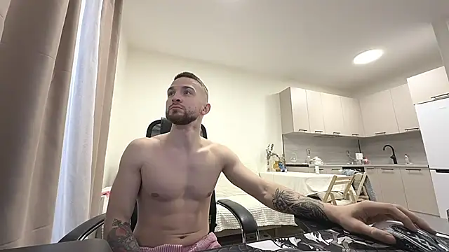 Marselle Laker online show from December 17, 2025, 10:43 am