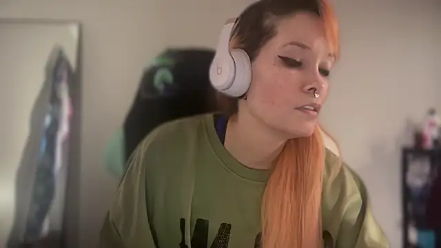 Snapshot of FRRANNKIE chatting on February 24, 2026, 3:21 pm FRRANNKIE online show from February 24, 2026, 3:21 pm