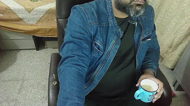 rentarob online show from November 30, 2025, 4:44 pm