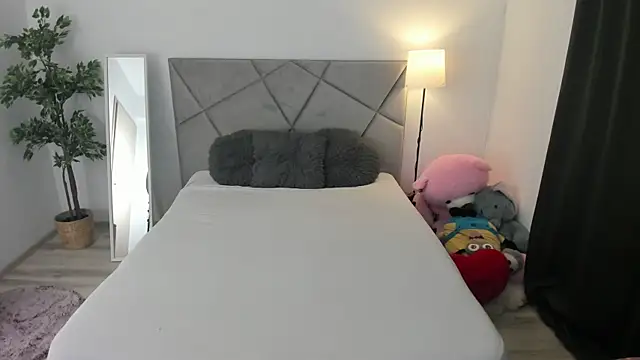 BlueEyesLexy online show from June 20, 2026, 6:27 am