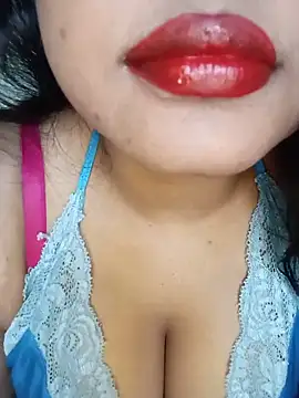Hotlisa online show from May 12, 2026, 3:47 am