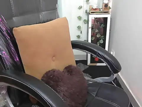 shivi moto online show from November 21, 2025, 4:44 am