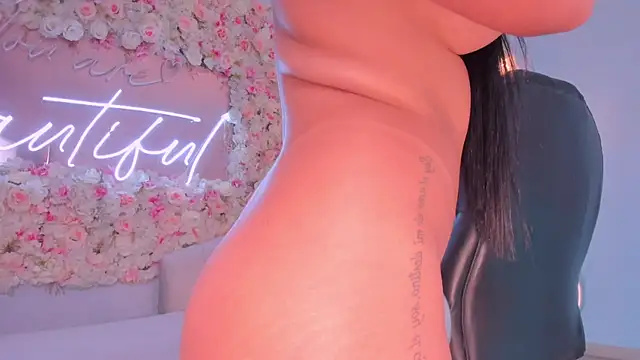 MileyCruz  online show from December 5, 2024, 6:43 am