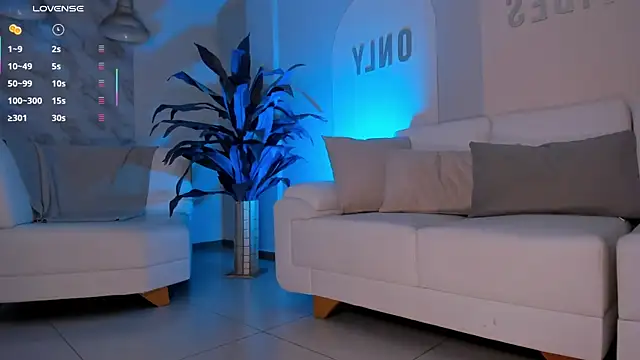 DannaCruz online show from March 11, 2025, 6:08 pm