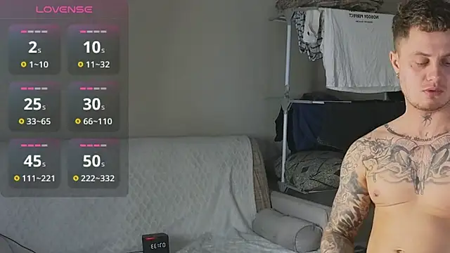 Snapshot of more__than__love chatting on April 6, 2026, 4:32 am more than love online show from April 6, 2026, 4:32 am