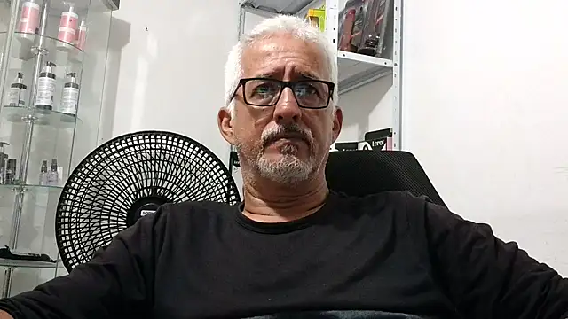 Snapshot of cenizo10124 chatting on November 7, 2025, 2:55 am cenizo10124 online show from November 7, 2025, 2:55 am