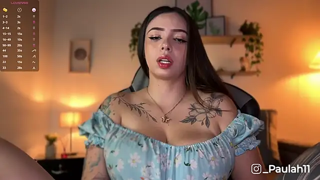 Snapshot of Paulah_x chatting on October 7, 2025, 8:50 pm Paulah x online show from October 7, 2025, 8:50 pm