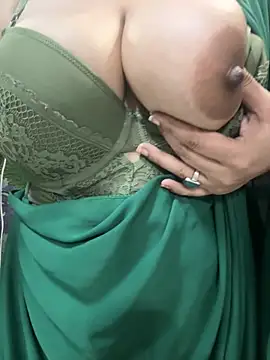 Sexybomb33 online show from November 29, 2025, 8:56 pm