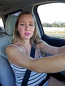 Snapshot of SkyelarSommer chatting on November 10, 2025, 2:49 pm SkyelarSommer online show from November 10, 2025, 2:49 pm