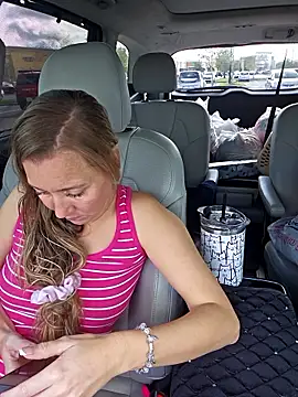 SkyelarSommer online show from January 15, 2026, 4:22 pm