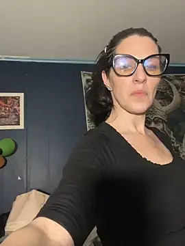 DominiqueX0 online show from February 9, 2026, 4:05 am