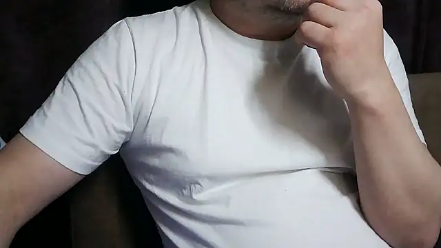 Snapshot of SladkiYA chatting on February 19, 2026, 5:25 am SladkiYA online show from February 19, 2026, 5:25 am