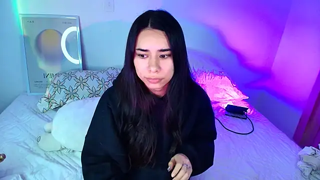 AmyOlimpo online show from April 8, 2026, 6:57 am