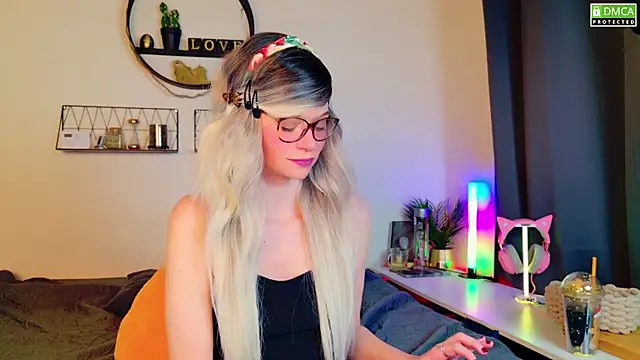 Kittychatte online show from March 2, 2025, 7:54 am