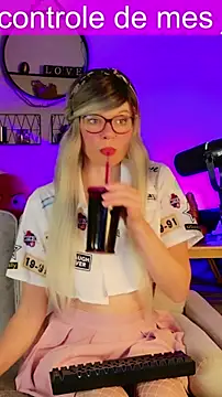 Snapshot of Kittychatte chatting on April 18, 2026, 5:33 am Kittychatte online show from April 18, 2026, 5:33 am