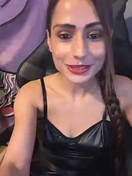 LaPetitechienne1 online show from December 31, 2024, 11:39 pm