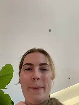 KissMissAngela online show from March 11, 2025, 4:18 pm