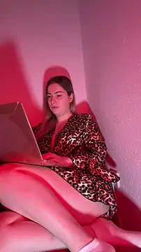 Snapshot of KissMissAngela chatting on November 17, 2025, 7:47 am KissMissAngela online show from November 17, 2025, 7:47 am