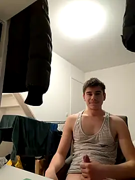 Snapshot of bestboy18 chatting on December 5, 2024, 6:11 pm bestboy18 online show from December 5, 2024, 6:11 pm