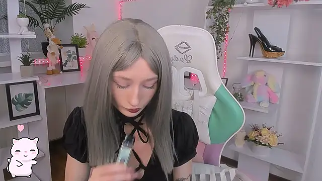 Snapshot of Katia_Kim chatting on October 27, 2025, 7:01 am Katia Kim online show from October 27, 2025, 7:01 am