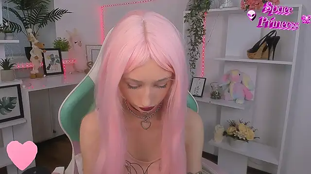 Snapshot of Katia_Kim chatting on October 28, 2025, 6:50 am Katia Kim online show from October 28, 2025, 6:50 am