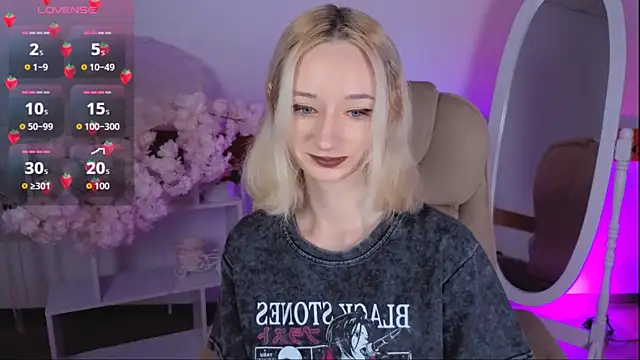 Snapshot of Katia_Kim chatting on November 10, 2025, 6:45 am Katia Kim online show from November 10, 2025, 6:45 am