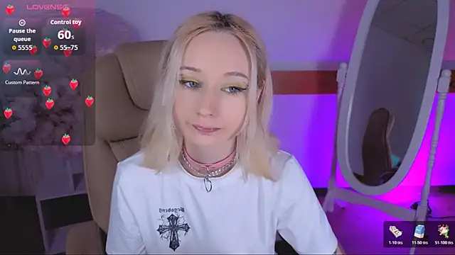 Snapshot of Katia_Kim chatting on November 11, 2025, 6:35 am Katia Kim online show from November 11, 2025, 6:35 am