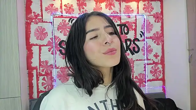 Mhelanny2 online show from March 5, 2025, 11:06 am