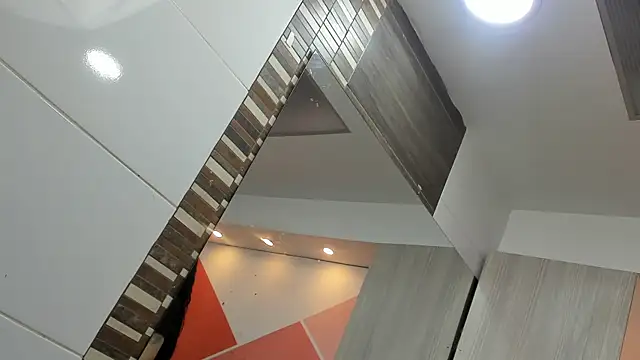 Mhelanny2 online show from September 12, 2025, 9:04 pm