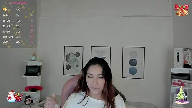 Snapshot of cristal__hot_1 chatting on December 6, 2024, 4:03 am cristal  hot 1 online show from December 6, 2024, 4:03 am