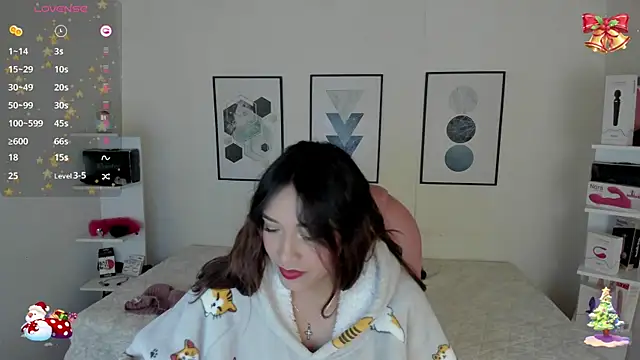 Snapshot of cristal__hot_1 chatting on December 14, 2024, 10:13 am cristal  hot 1 online show from December 14, 2024, 10:13 am