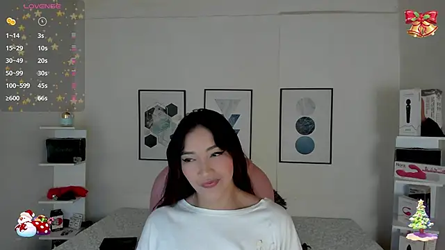 Snapshot of cristal__hot_1 chatting on December 17, 2024, 4:01 am cristal  hot 1 online show from December 17, 2024, 4:01 am