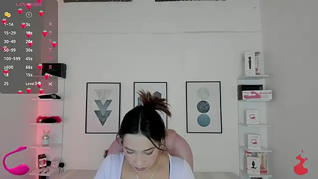 Snapshot of cristal__hot_1 chatting on January 12, 2025, 4:10 am cristal  hot 1 online show from January 12, 2025, 4:10 am