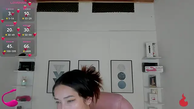 Snapshot of cristal__hot_1 chatting on January 19, 2025, 4:01 am cristal  hot 1 online show from January 19, 2025, 4:01 am